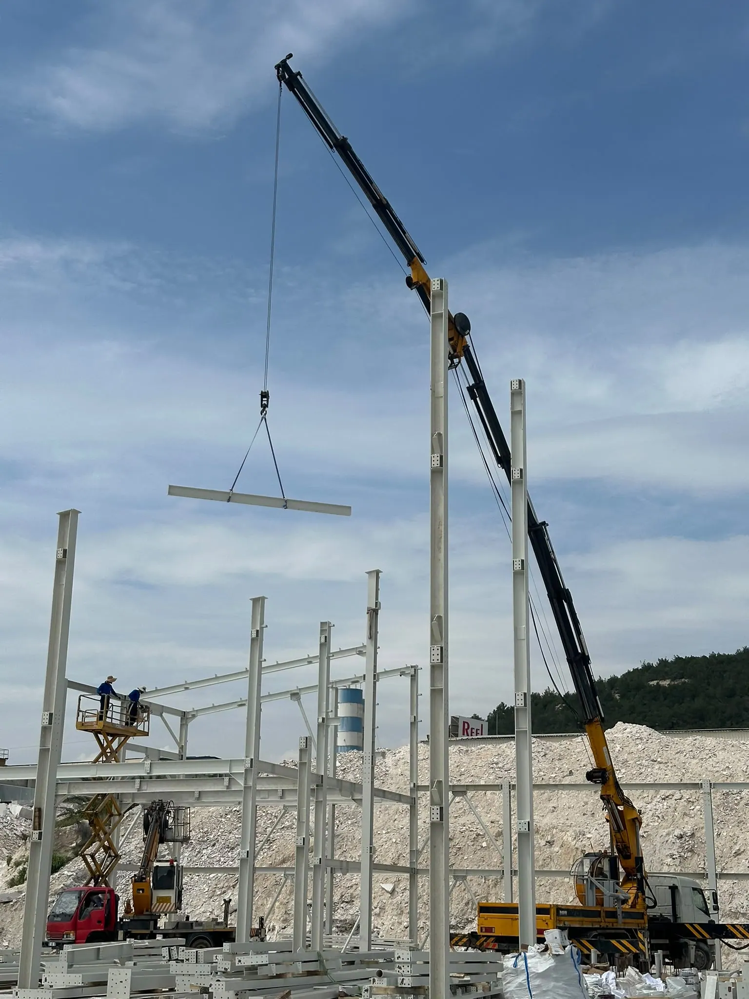 Endüstriyel tesis çelik konstrüksiyon montajı